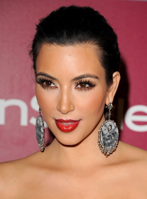 fortvivlelse jeg er træt Spaceship Kardashian Celebrity Makeup Tutorial, Kim Kardashian Makeup Look |  Fragrances & Cosmetics Co.™ USA